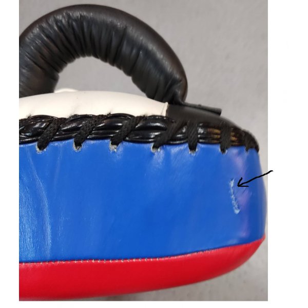 Макивара TopRank /кожа/ прямая, сине-красная. С небольшим дефектом